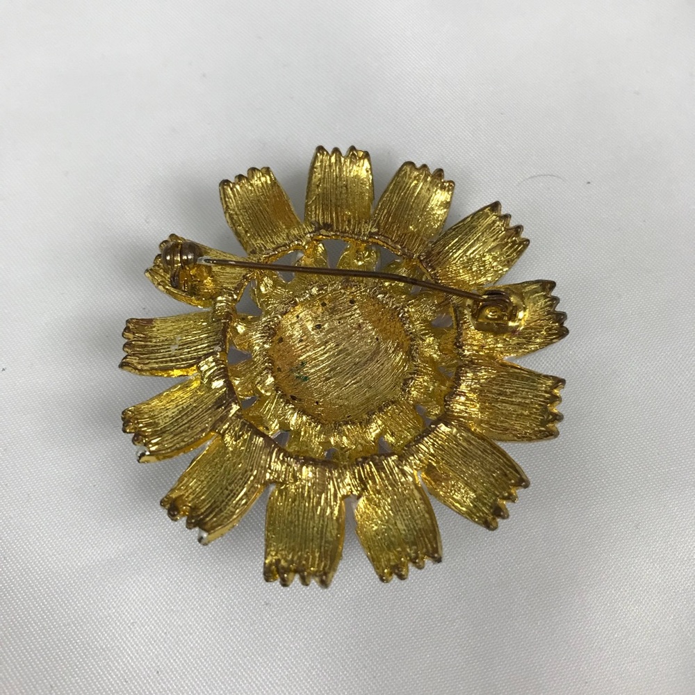 Beautiful sun flower brooch - Picture 2 of 3